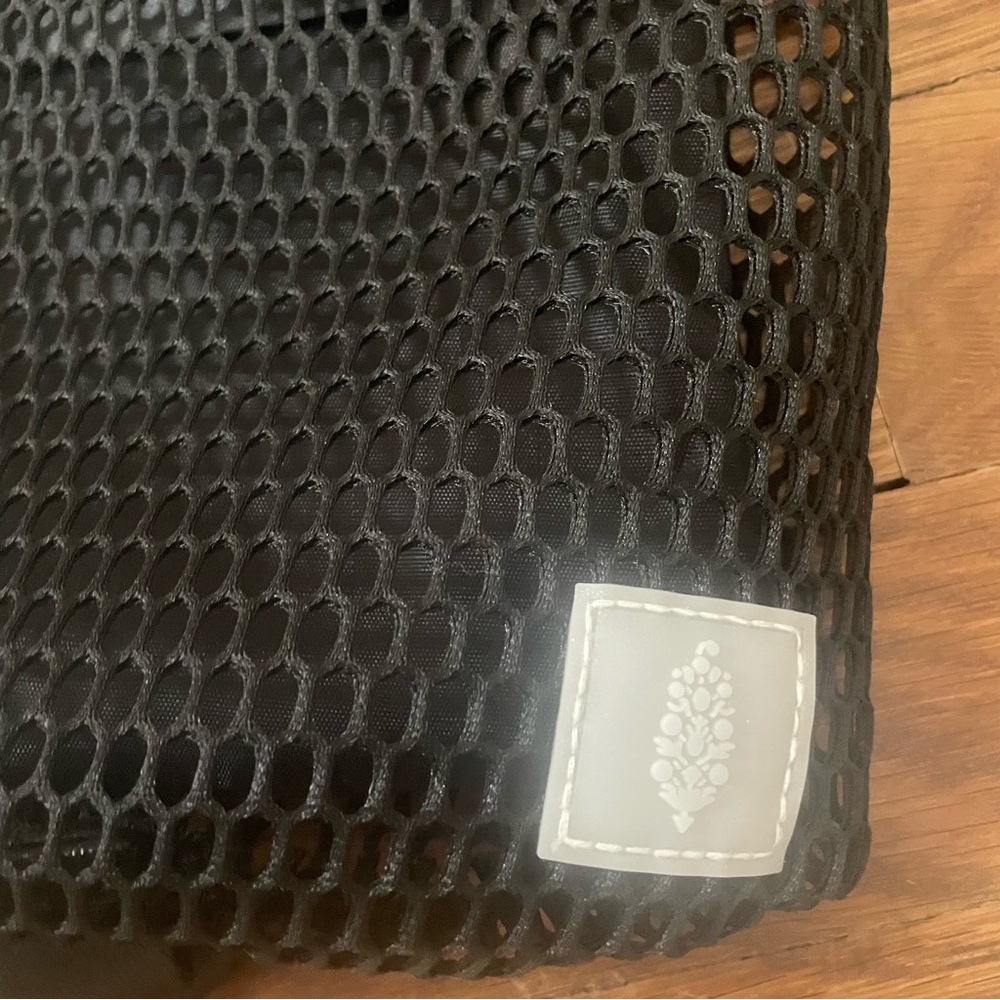 Free People Movement Mini Mesh Sling Bag black - Picture 4 of 7